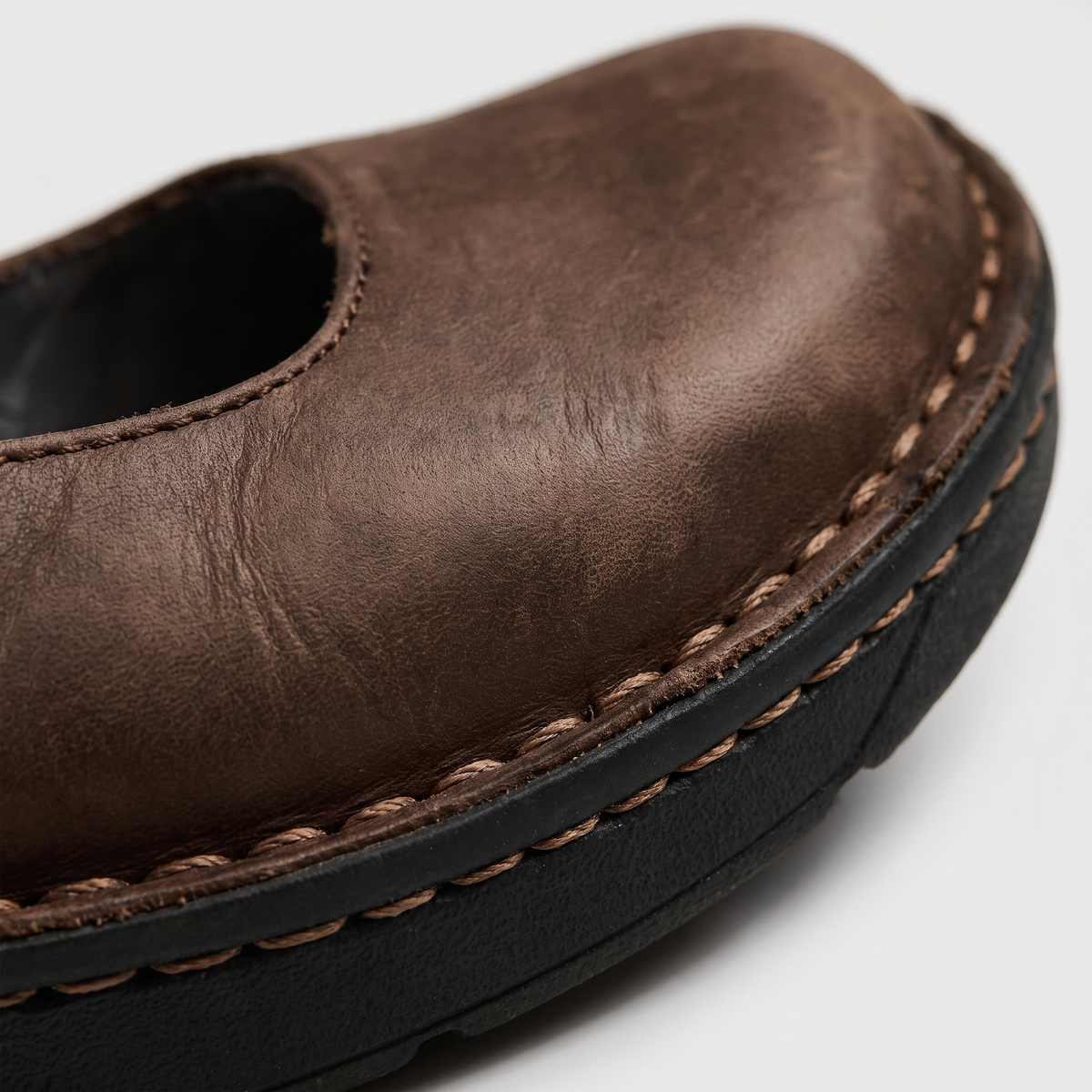 SIGNATURE FLAT SHOES