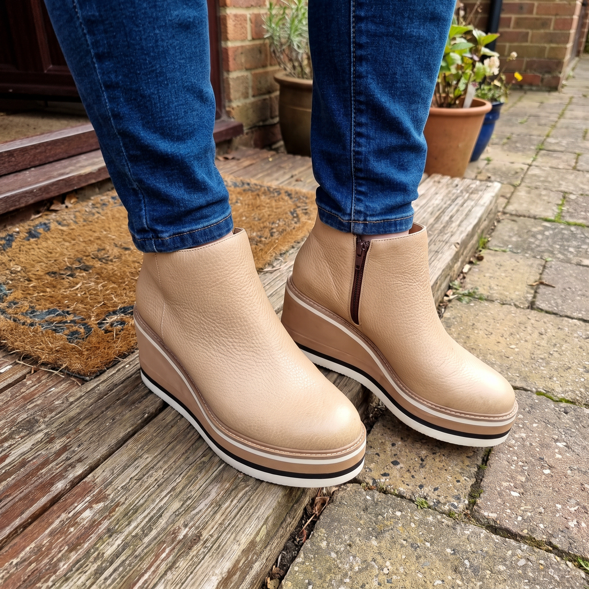 TIMELESS WEDGE ANKLE BOOTS