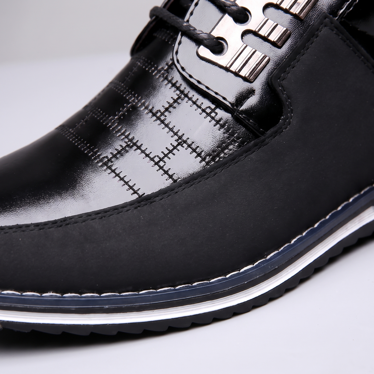 POLISHED EVERYDAY LEATHER SHOES
