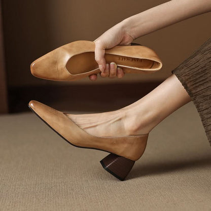 LIVIA LUXE PUMPS