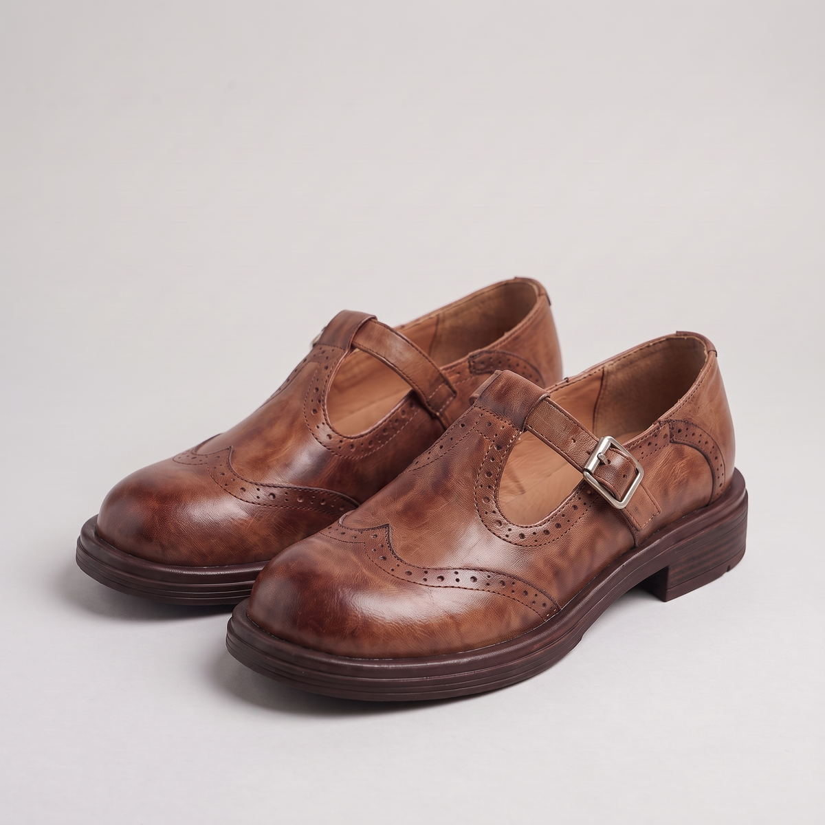 CLASSIC LEATHER BUCKLE LOAFERS